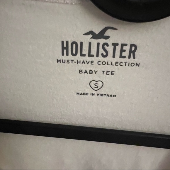 HOLLISTER Crop Top - Picture 2 of 3